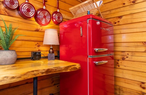 Campton Cabin | WiFi & Waterfront - Cozy Creek - Minimalist Camper's Cabin in Red River Gorge, Kentucky!