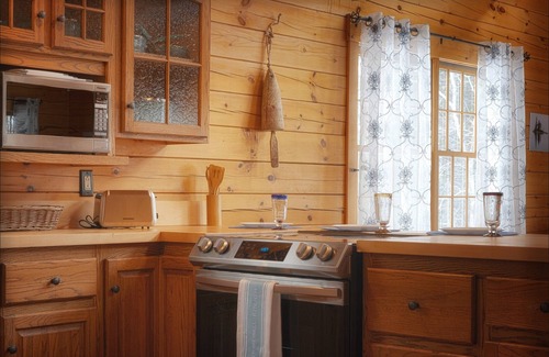 Mac Mahan Cabin | Wiggleswick Cottage; A Dogs Welcome Certified Property!