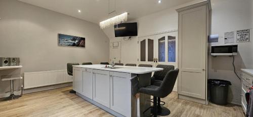Ballyshannon House | Wild Atlantic Way - Retreat - Sleeps 12