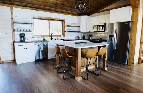 Rogers Cabin | Wild Turkey Overlook Secluded & Brand New!