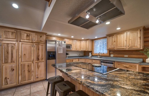 Wapiti House | Wild West Hideout - A Fantastic Log Home Near Yellowstone!