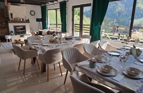 Rucar Cabin | Wild Wolf Chalet