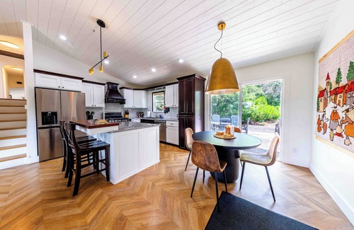 Franktown House | Wilderness Haven in Franktown - Private Getaway. Pet-Friendly!
