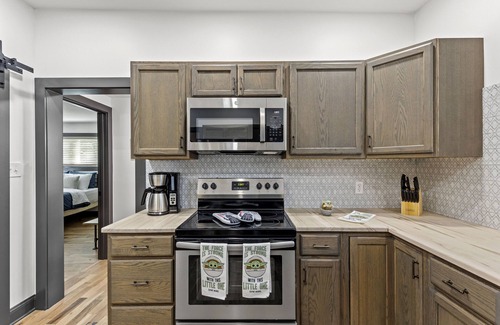 Danville House | Wilderness Trail Bungalow. Adjustable Beds