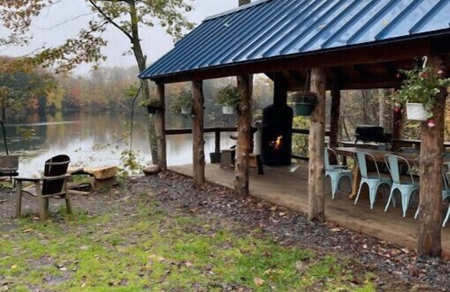 Richland Cabin | Wilderness White Birch Cabin on Private Laken