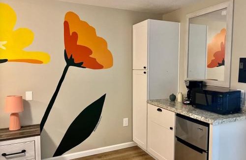 Townsend Apartment | Wildflower Room 14