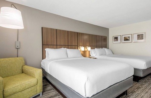 Tropic Hotel | Wildlife, Beaches, Nearby | Enjoy Comfort, Poolside And Highway Access | 2 units