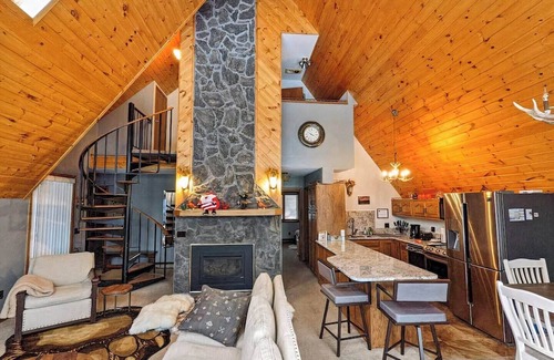Tofte Cabin | Wildlife Chalet - Barrel Sauna|Lake View|Deck|Grill|TVs|WIFI|Games|Firepit