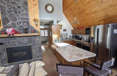 Tofte Cabin | Wildlife Chalet - Barrel Sauna|Lake View|Deck|Grill|TVs|WIFI|Games|Firepit