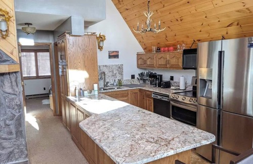 Tofte Cabin | Wildlife Chalet - Barrel Sauna|Lake View|Deck|Grill|TVs|WIFI|Games|Firepit