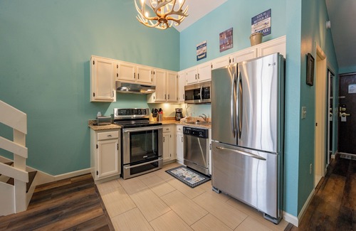Thayerville Condo | Will O' The Wisp 710H: Lakefront Studio Condo with Full Kitchen, Free WIFI!
