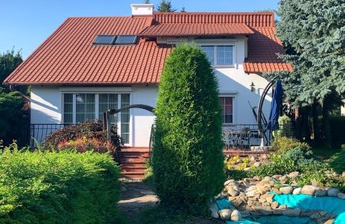 Zurawica Villa | Willa 250 M z basenem, jacuzzi, ogrodem , tarasem oraz 2 hektary sadu , kominek i inne atrakcje