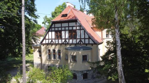 Szczawno-Zdroj Apartment | Willa Dąbrówka