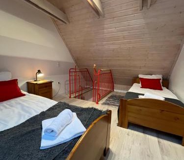Zieleniec Bed & Breakfast | Willa Sasanka