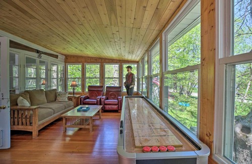 Williams Bay House | Williams Bay Home with Fire Pit 1 Mi to Lake and Beach