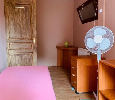 Ujpest Hotel | Williams Village Bowling & Country Club