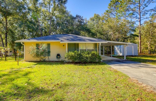 Williston Highlands House | Williston Home with Yard 6 Mi to Devils Den Spring