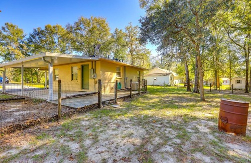 Williston Highlands House | Williston Home with Yard 6 Mi to Devils Den Spring
