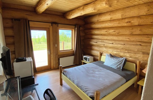 Hudson's Hope Cabin | Williston Lake Resort