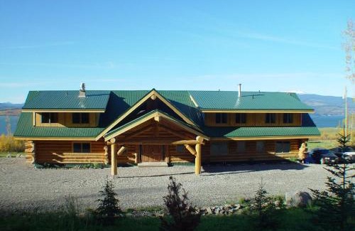Hudson's Hope Hotel | Williston Lake Resort