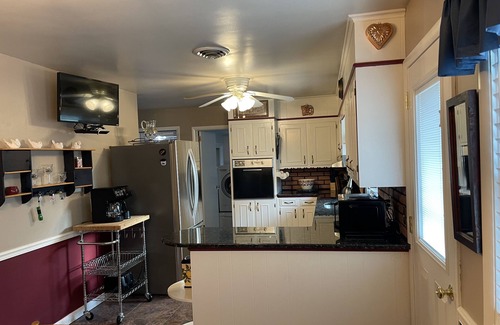 Witmer House | Willow Acres Retreat near outlets, shows and restaurants.