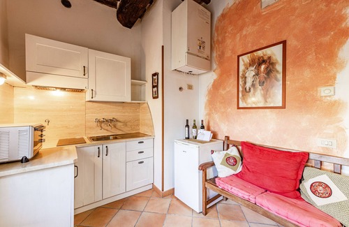 Castiglione del Lago Apartment | Willow apt with shared pool, Castiglione del Lago, Italy