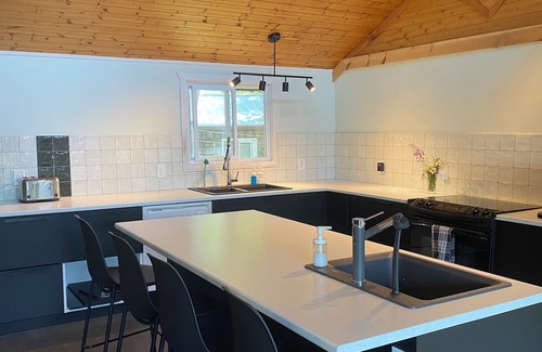North Frontenac Cottage | Willow Cabin - North Frontenac Lodge