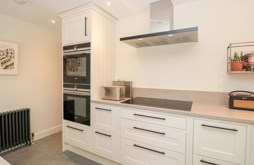 Dartmouth House | WILLOW COTTAGE, family friendly, luxury holiday cottage in Dartmouth