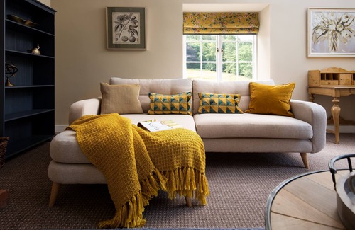 Cockburnspath Cottage | Willow Cottage - sleeping 6 guests in 3 bedrooms