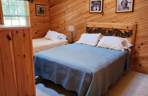 Hunter Resort | Willow Oak Cabin- Cabin on the Chippewa Flowage within a Resort