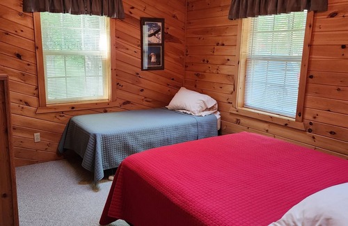 Hunter Resort | Willow Oak Cabin- Cabin on the Chippewa Flowage within a Resort