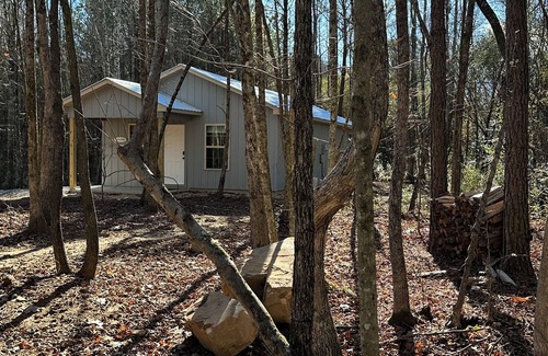 Fort Payne Cabin | Willow oak was just completed December 2024 and has Hot Tub