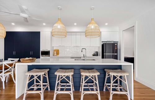 Sandy Beach House | Willows Pet-friendly, gorgeous home, stroll to the beach, sleeps 8