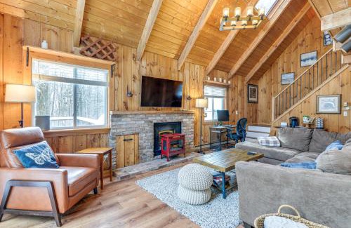 Wilmington House | Wilmington Vacation Rental Near Hiking and Skiing!