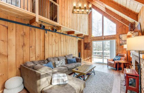 Wilmington House | Wilmington Vacation Rental Near Hiking and Skiing!