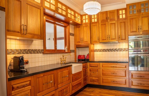 Orange House | "Wiltara" Estate Rural Escape for 2 to 14 Guests