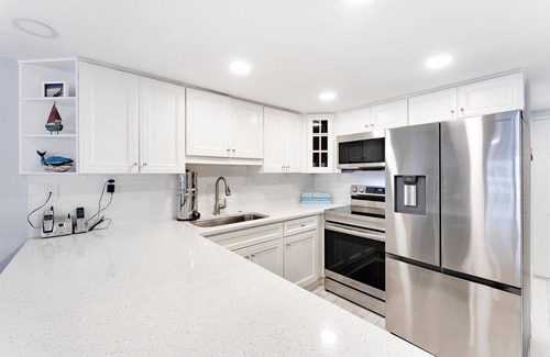 New Smyrna Beach Condo | Win-San A214 Ocean View 2/2 Fully Renovated Unit! Steps to Flagler Avenue!