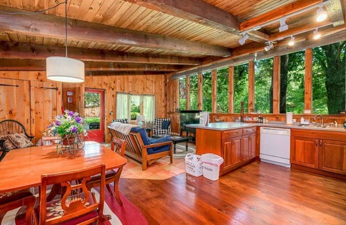 Westbrook House | WINDABROOK Farm & Lodge - Recharge, Reset, Relax on 13 acres