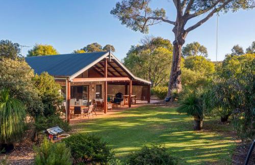 Dunsborough House | Windlemere Getaway - Rural Living minutes from town