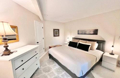 Fontana House | Windmill Cottage at Abbey Springs Near Lake & Shops