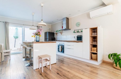 Baiona Apartment | Windmill Escape - Onda Townhouse