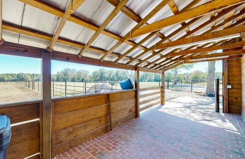 Tylertown Apartment | Windmill Trails Farms - Unit A: Barn Loft