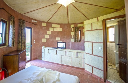 Nopigia House | Windmill with private pool + jacuzzi