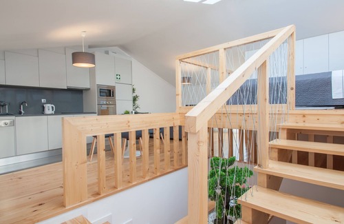Portela Apartment | Window to the stars!