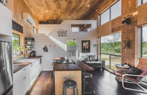 Dripping Springs House | windows cabin 3 · ↞Modern Hill Country Tiny Cabin 3 w/Loft & Light↠