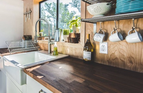 Dripping Springs House | windows cabin 3 · ↞Modern Hill Country Tiny Cabin 3 w/Loft & Light↠