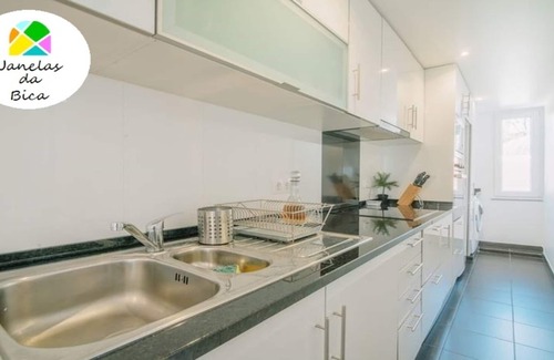 Sacramento Apartment | Windows of Bica - With a magnificent view over the Tagus River and SouthSide