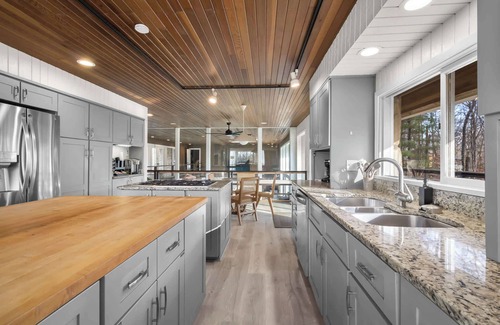 Columbus House | Windrush: Indoor Pool/Hot Tub/Sauna/Arcade