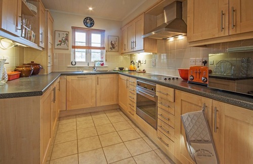 South Cerney House | Windrush Lake 65, Sunset Lodge (P)