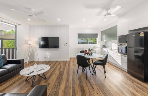 Hermit Park House | Windsor Charm - Unit Two